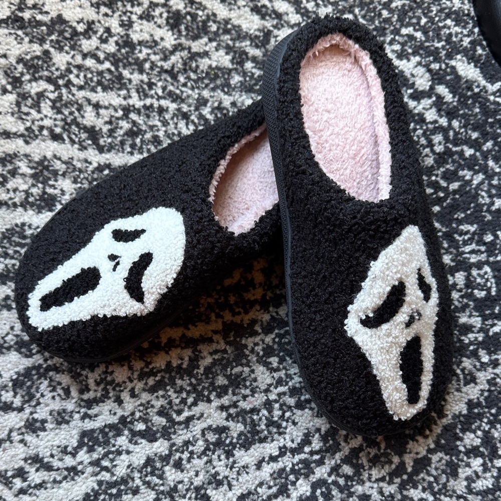 SCREAM 😱 Black Fuzzy Slip-On Slippers with White Mask Design